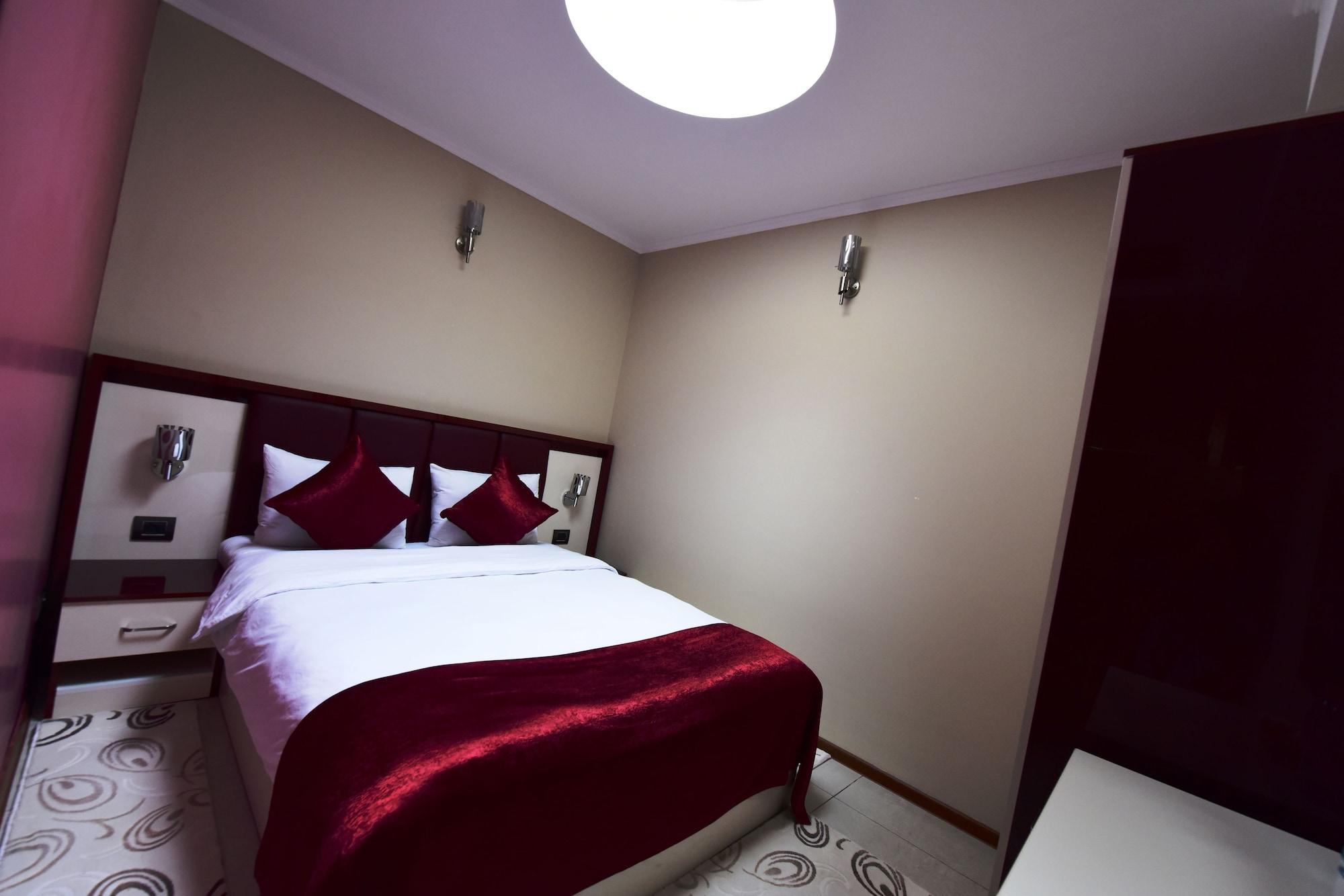 Deluxe City Hotel Baky Esterno foto