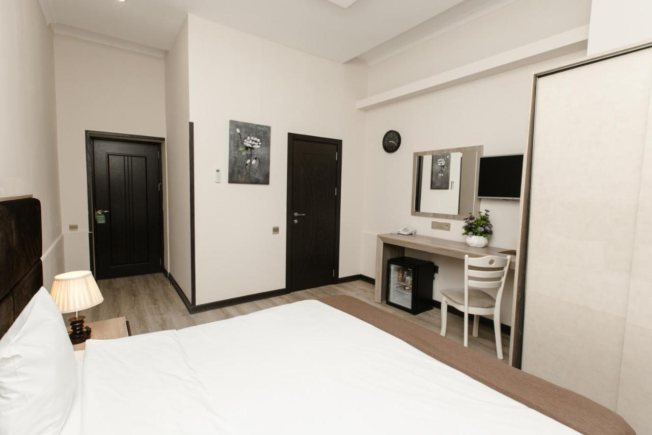 Deluxe City Hotel Baky Esterno foto