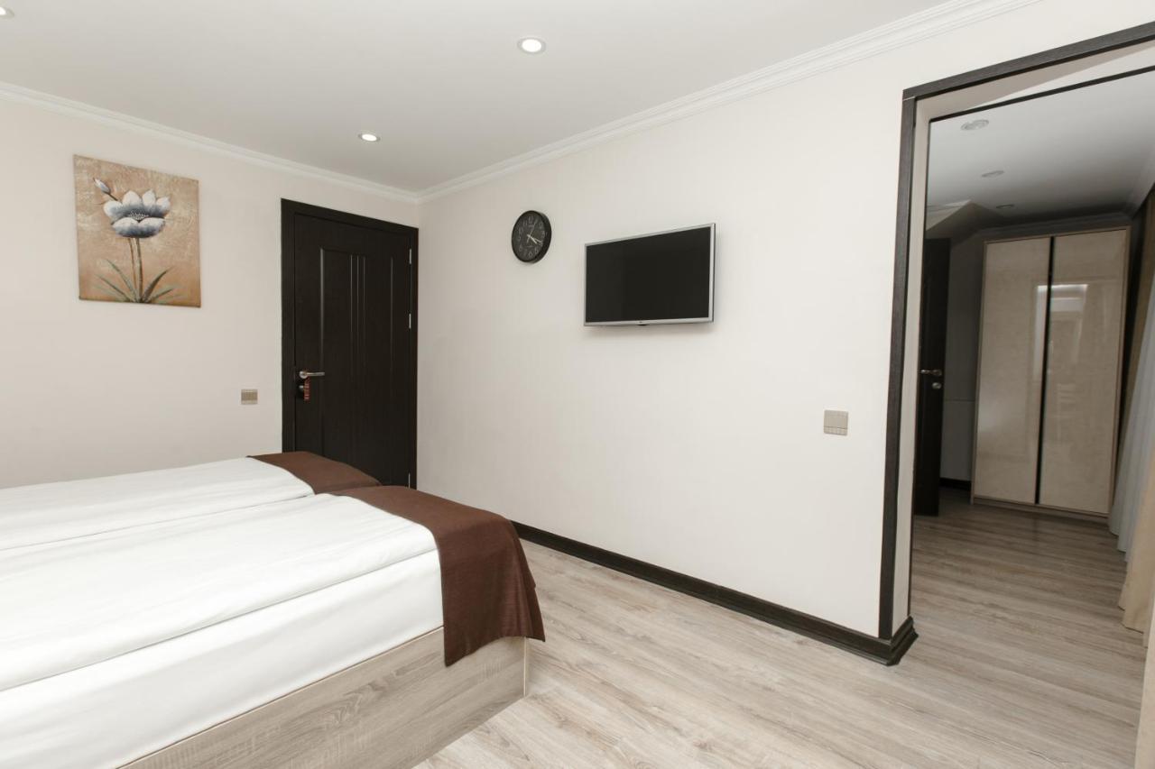 Deluxe City Hotel Baky Esterno foto